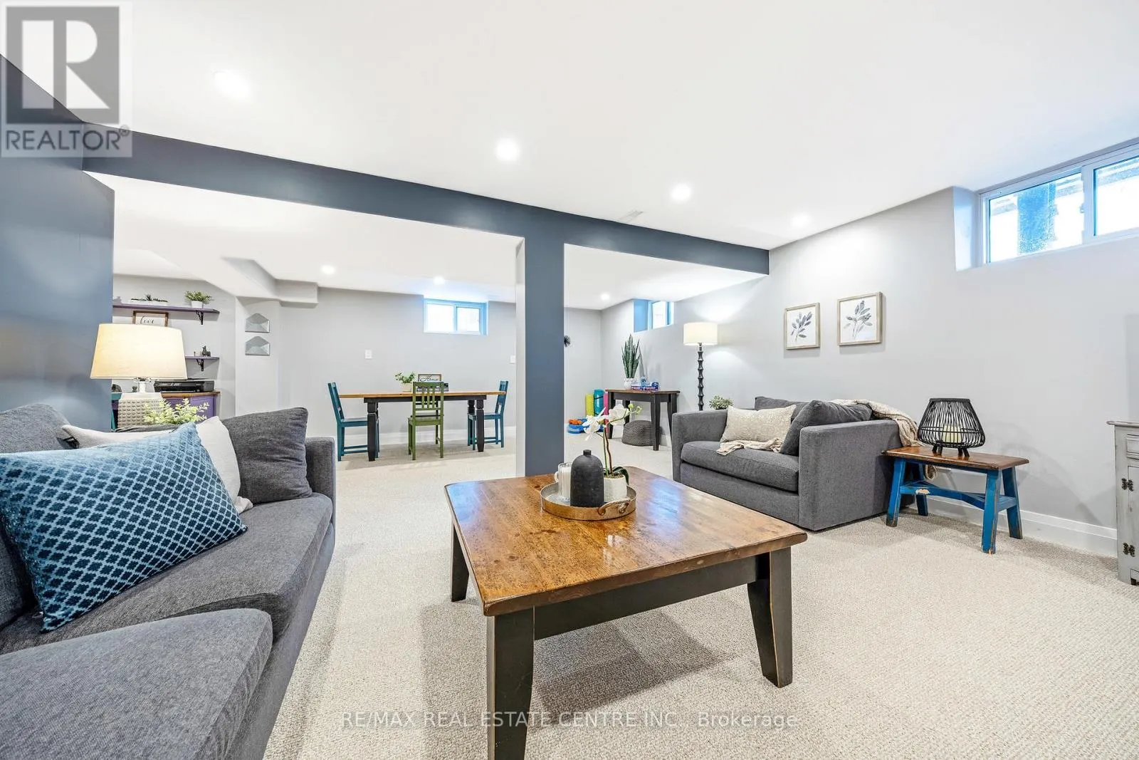 390 WOODWARD AVENUE
