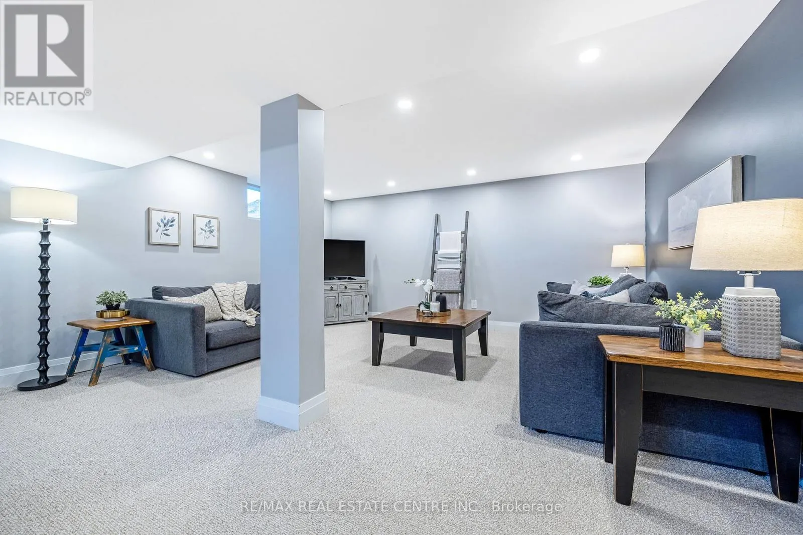 390 WOODWARD AVENUE