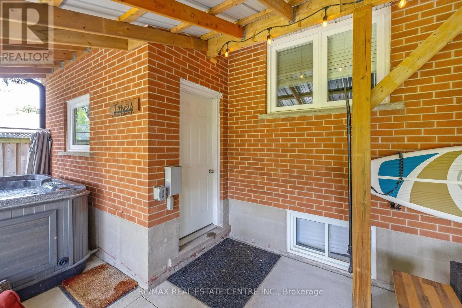 390 WOODWARD AVENUE