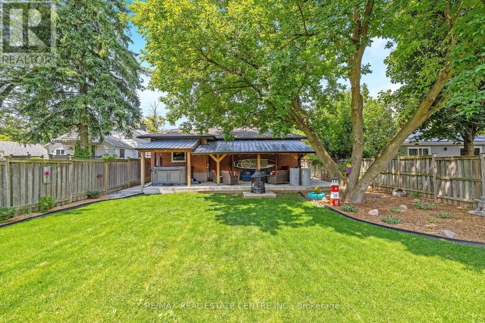 390 WOODWARD AVENUE
