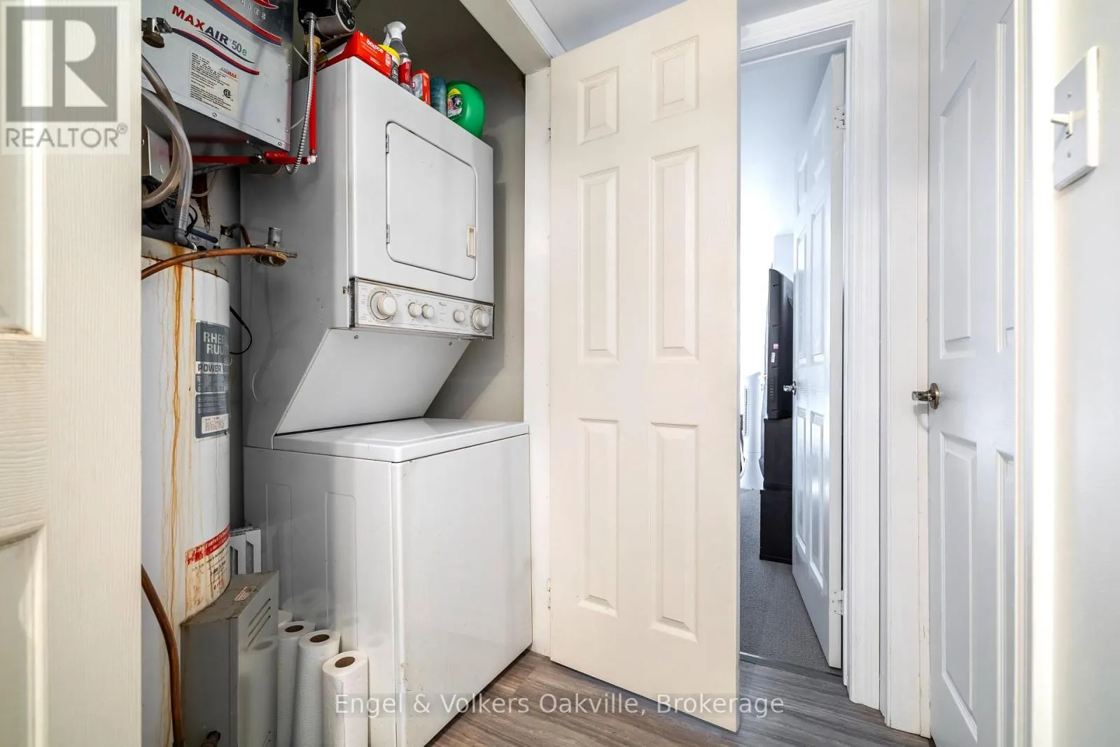 411 - 1451 WALKERS LINE, #411
