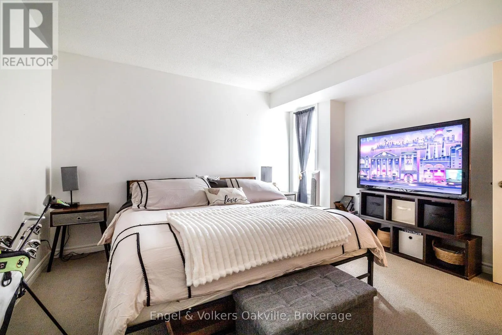 411 - 1451 WALKERS LINE, #411