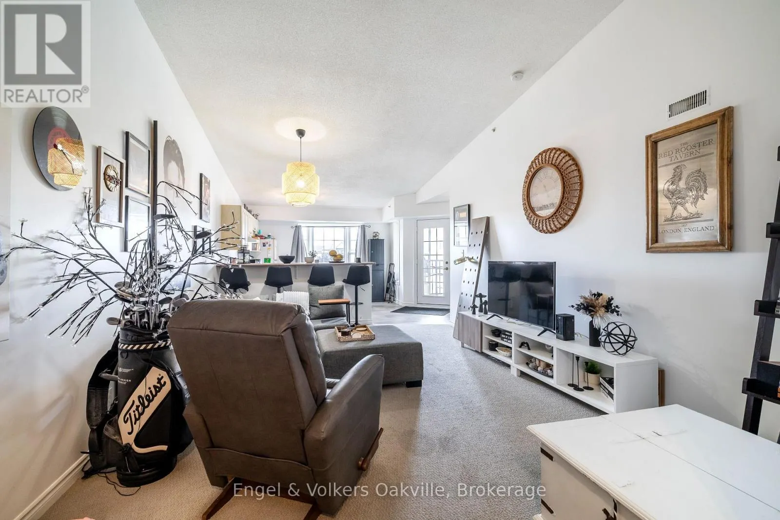 411 - 1451 WALKERS LINE, #411