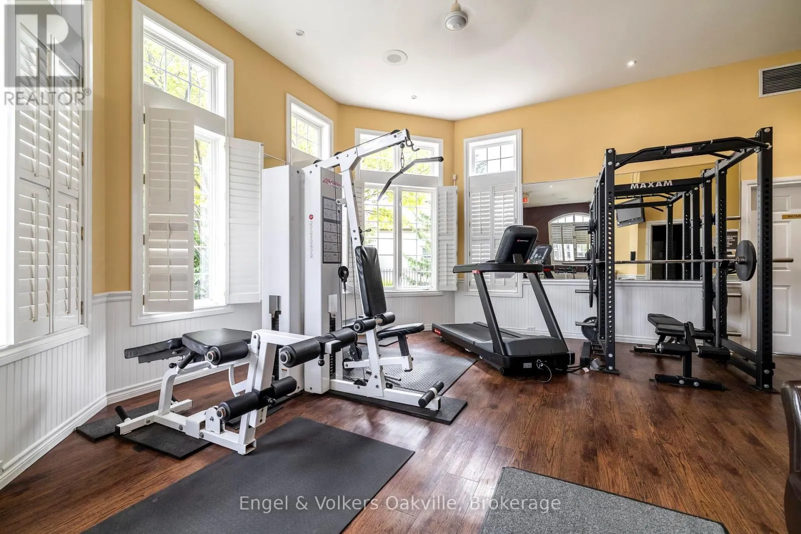 411 - 1451 WALKERS LINE, #411