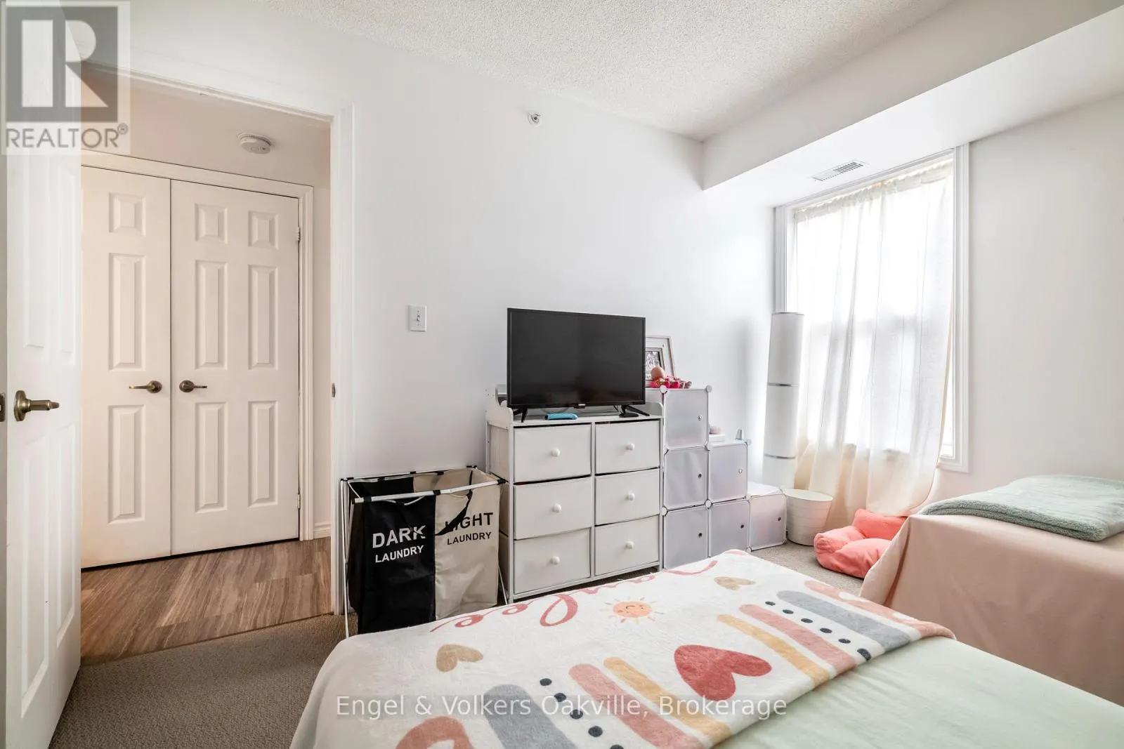 411 - 1451 WALKERS LINE, #411