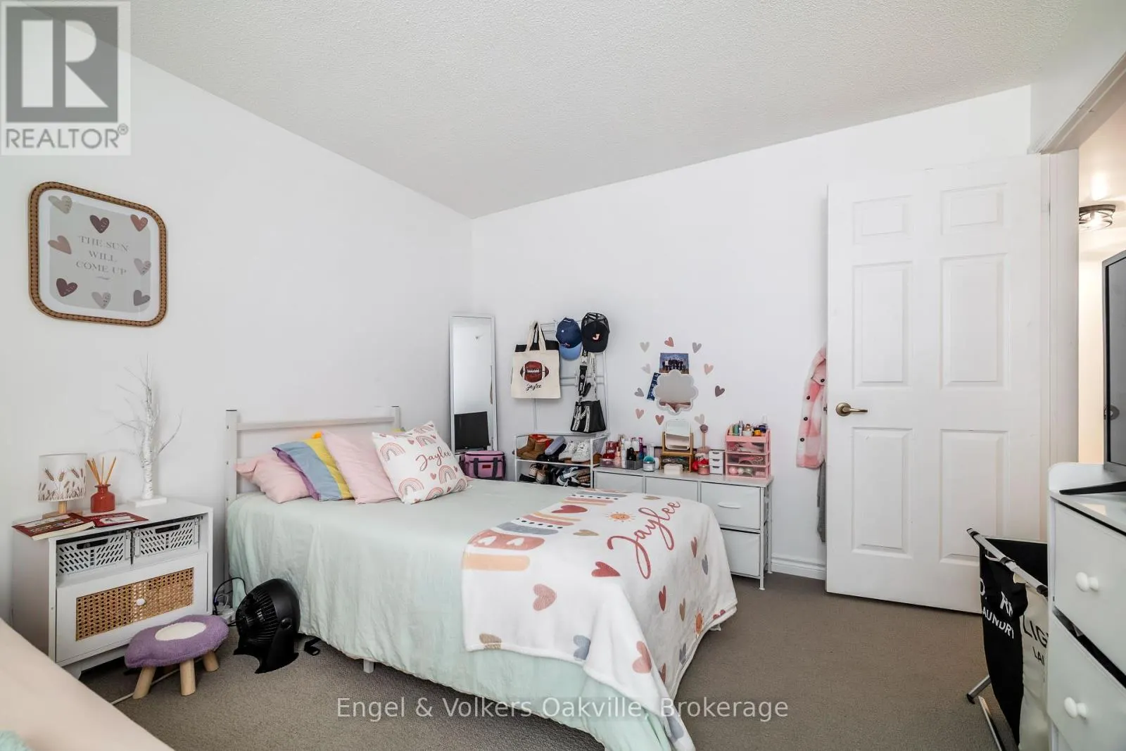 411 - 1451 WALKERS LINE, #411