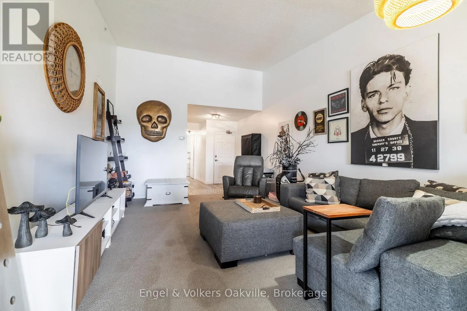 411 - 1451 WALKERS LINE, #411
