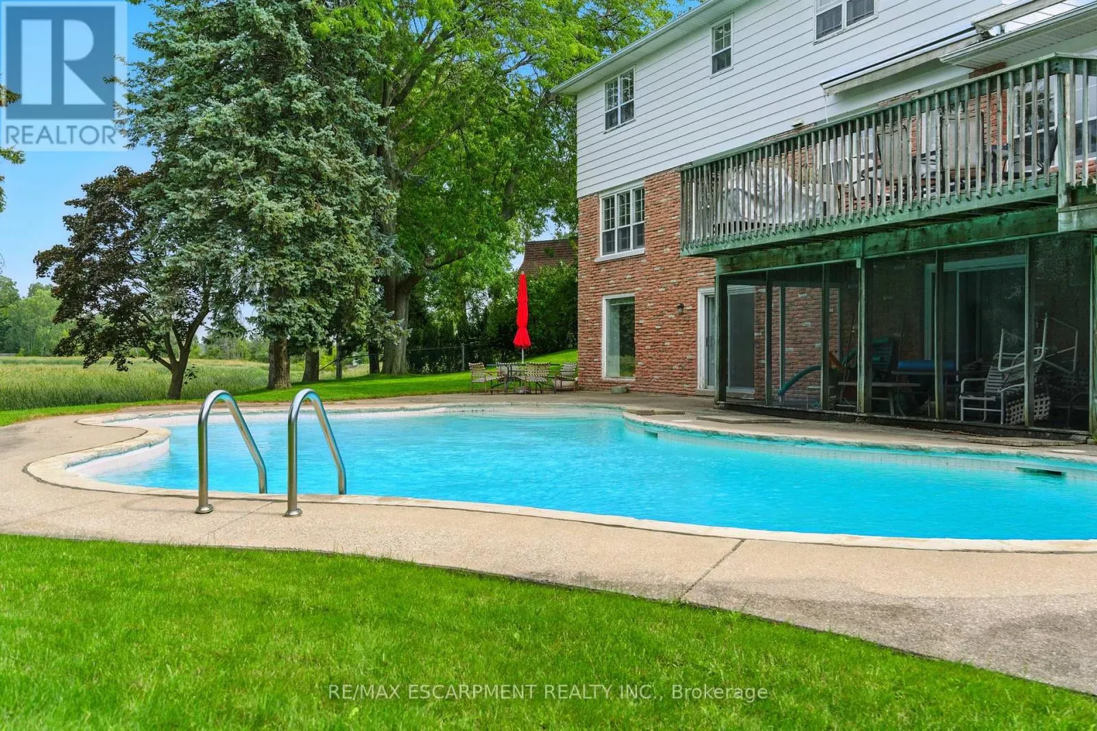 1401 CAPTAIN COURT