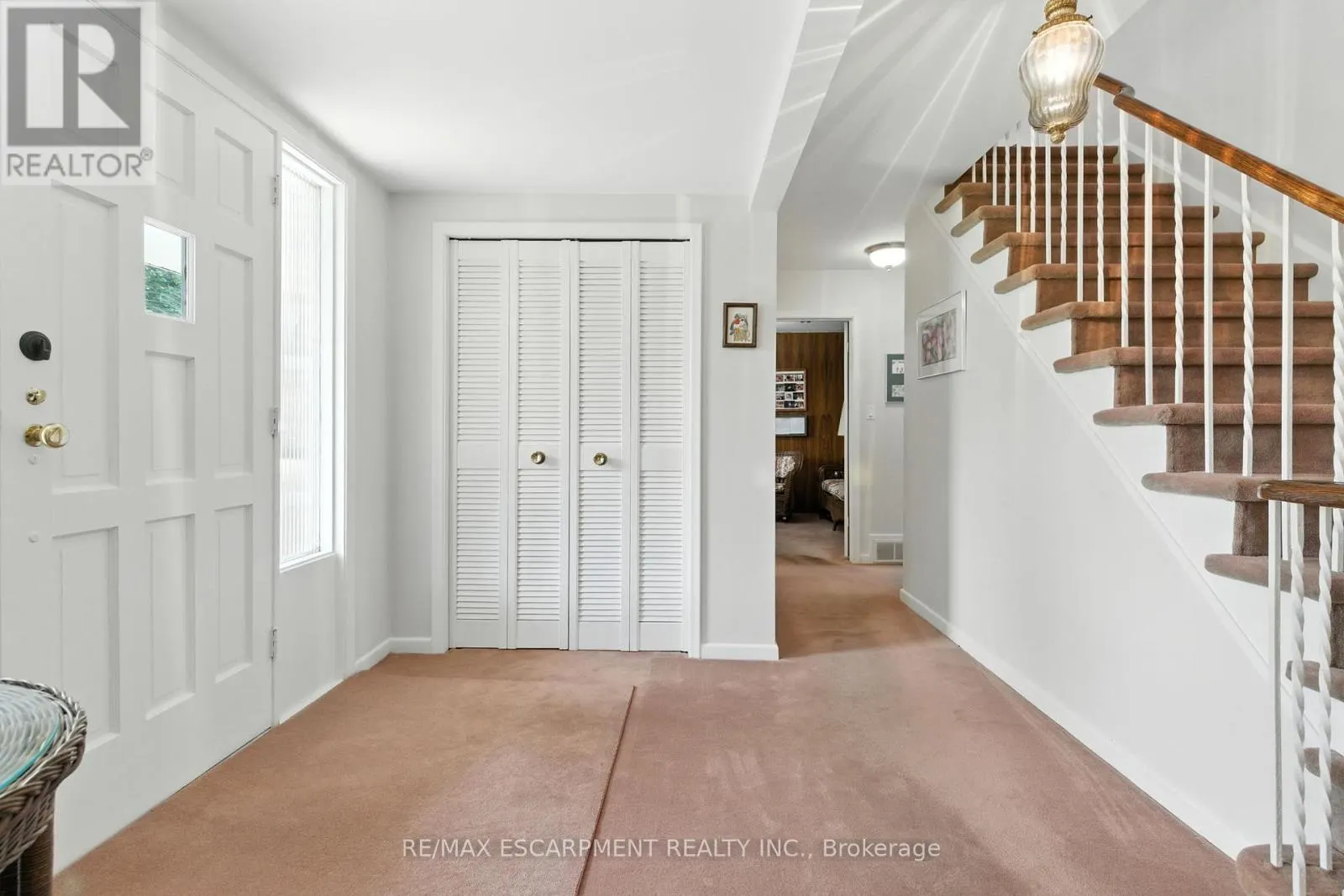 1401 CAPTAIN COURT