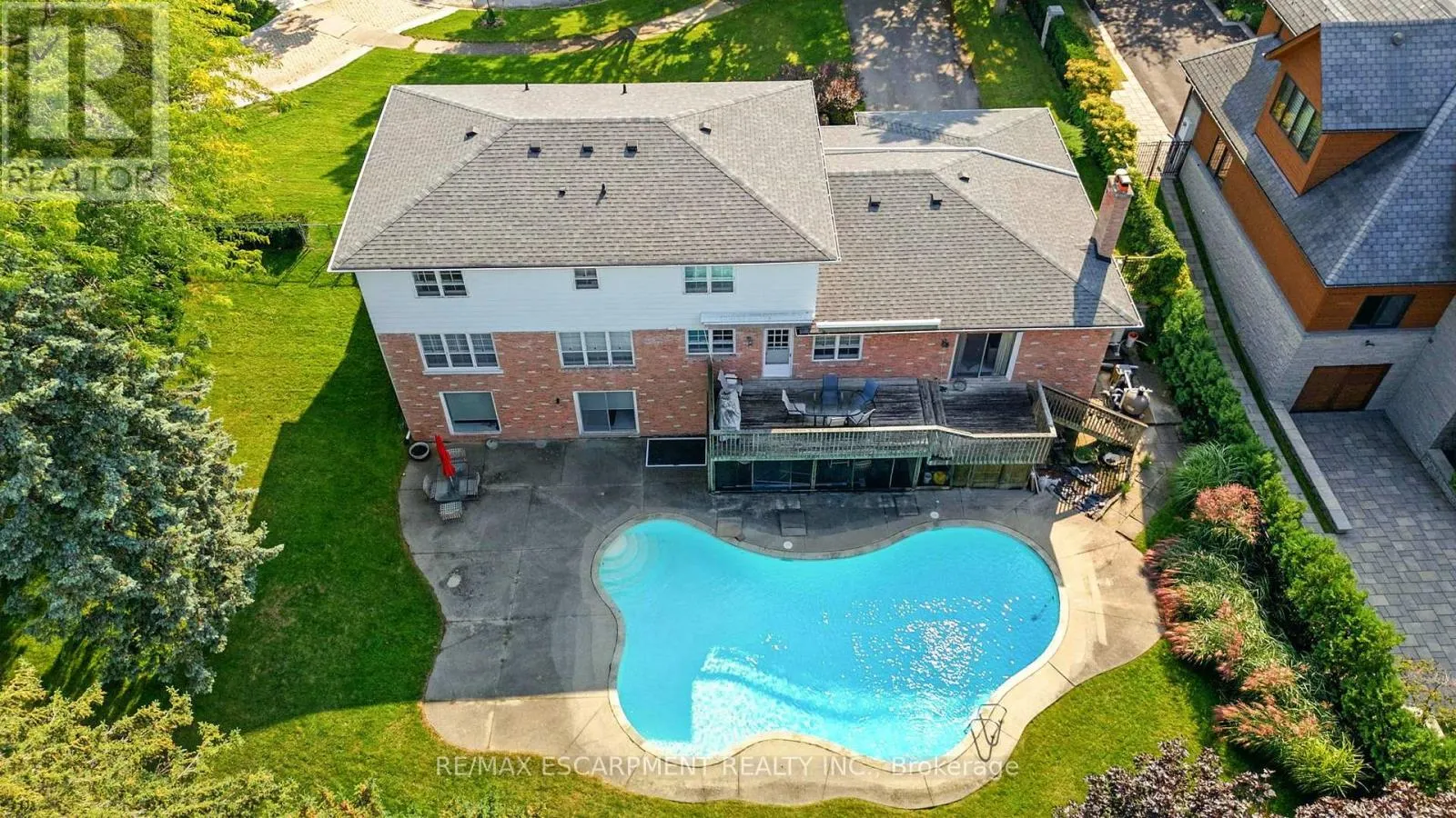 1401 CAPTAIN COURT
