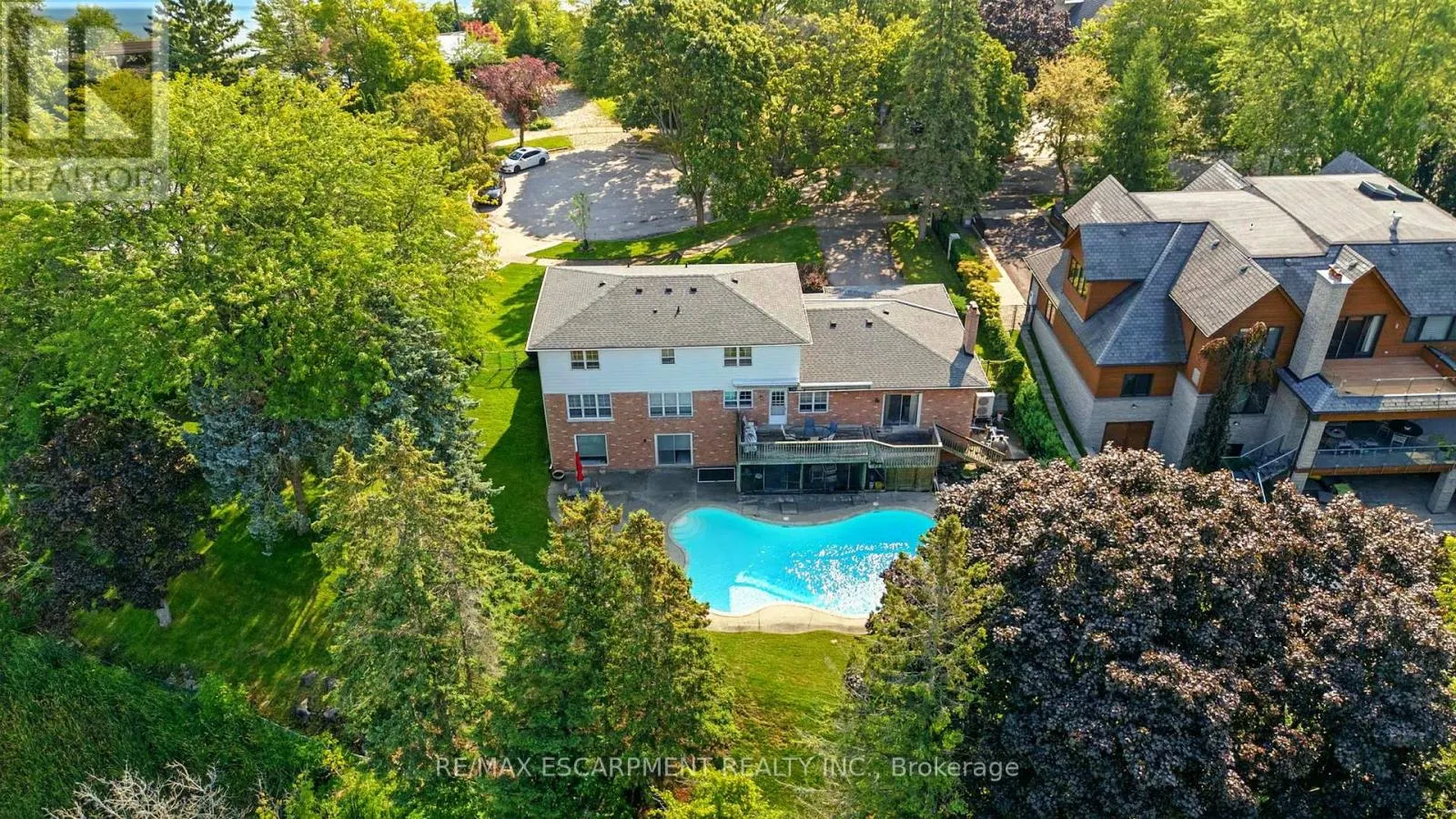 1401 CAPTAIN COURT