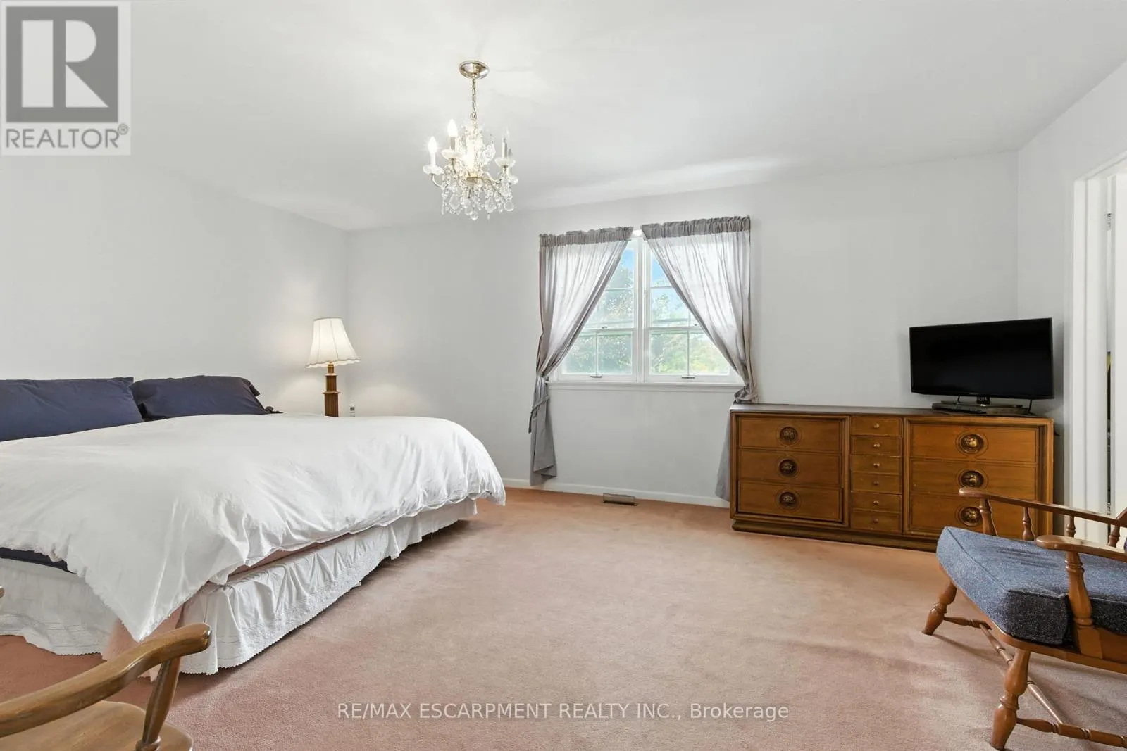 1401 CAPTAIN COURT