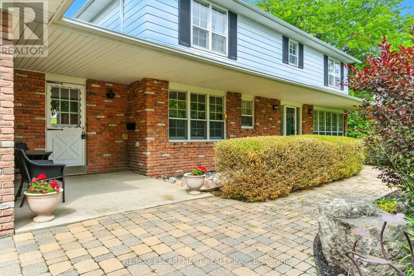 1401 CAPTAIN COURT