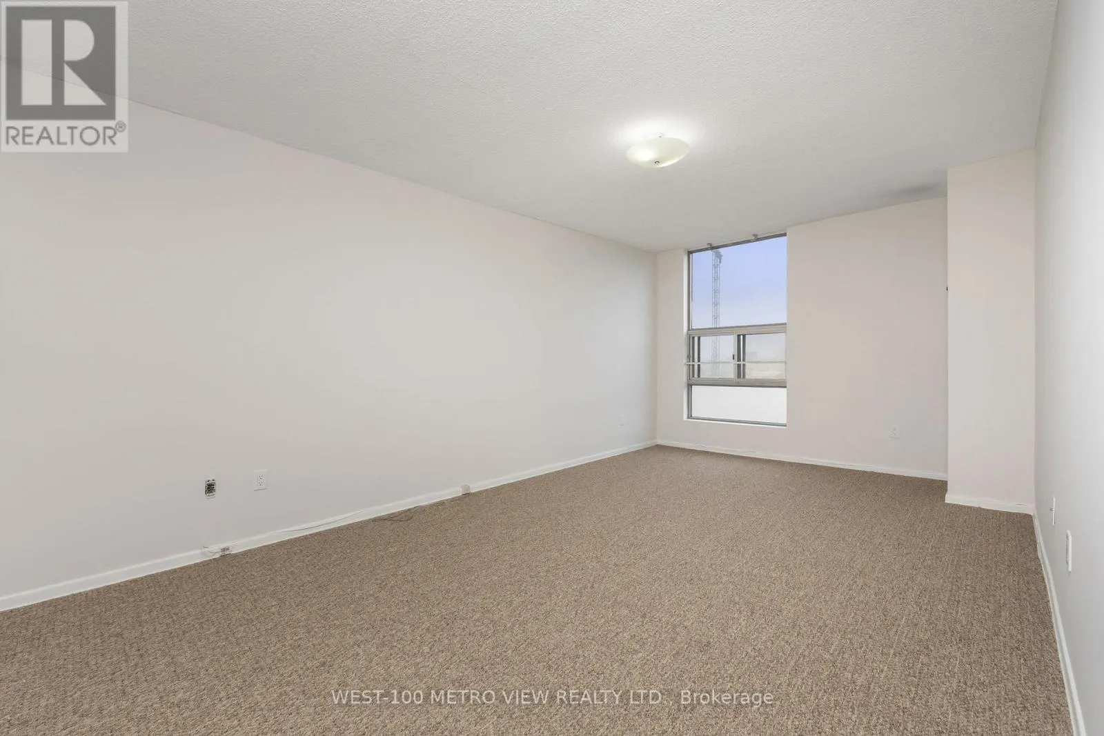 908 - 15 KENSINGTON ROAD