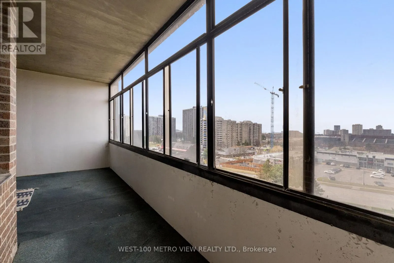 908 - 15 KENSINGTON ROAD
