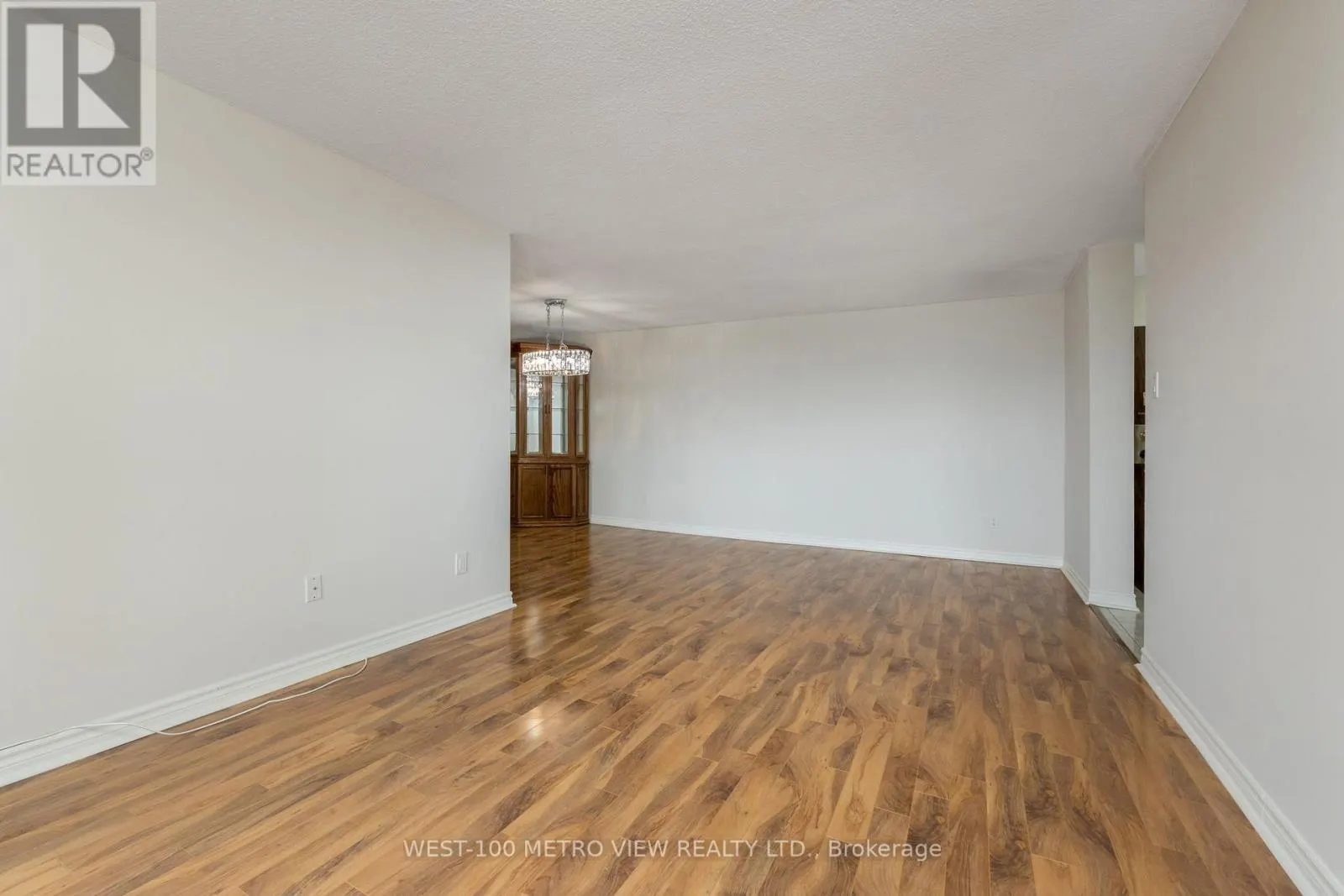 908 - 15 KENSINGTON ROAD