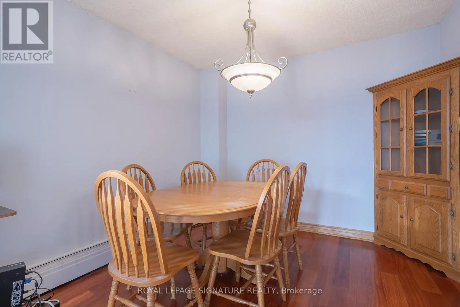 975 WARWICK COURT