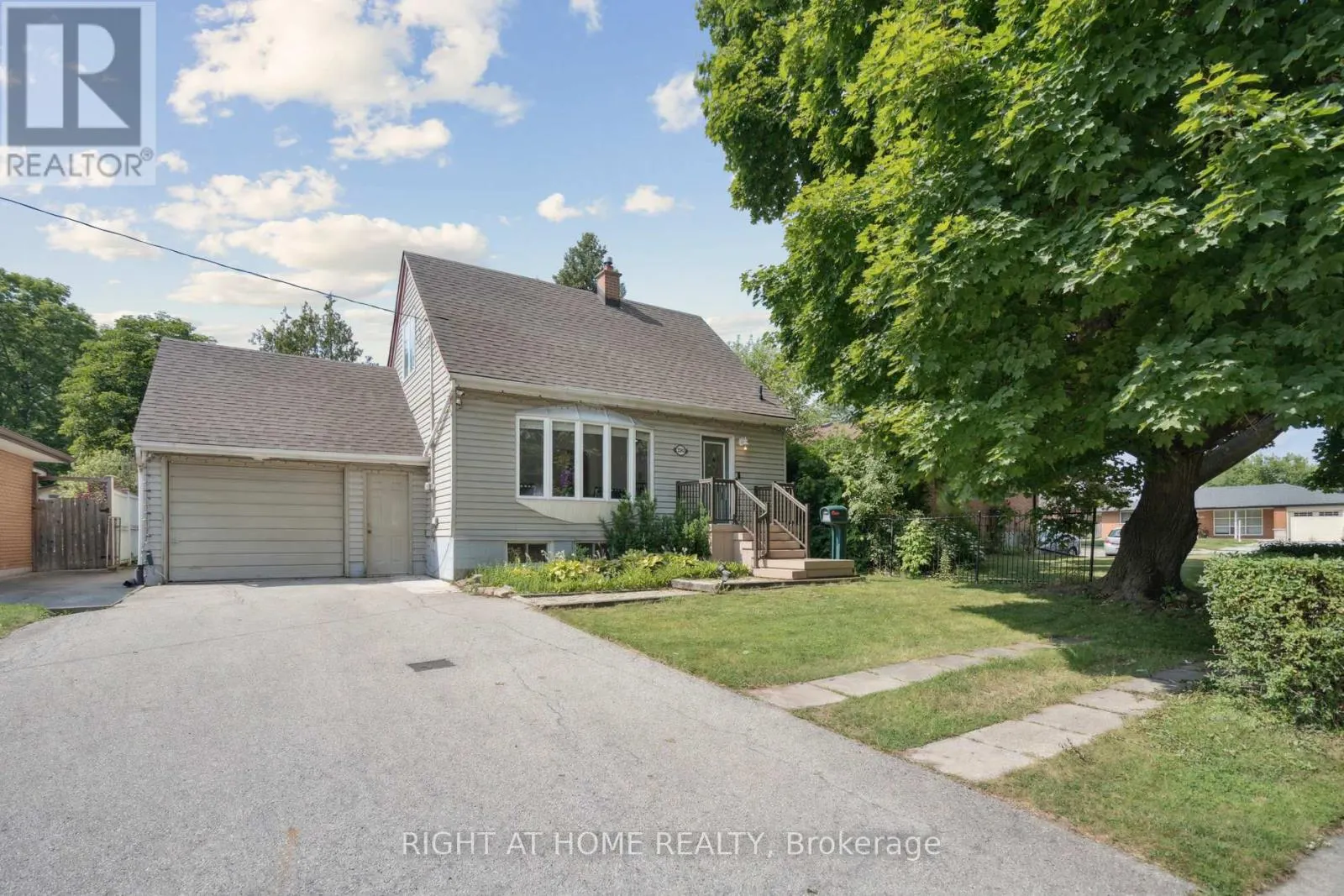 2343 MOUNTAINSIDE DRIVE