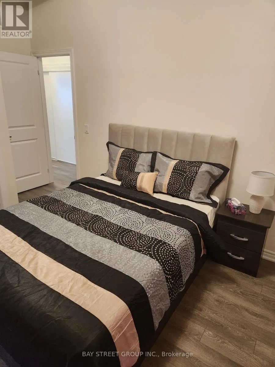35 - 10 HALLIFORD PLACE
