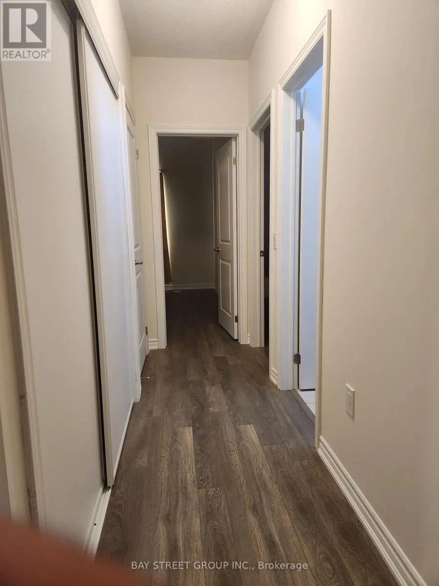 35 - 10 HALLIFORD PLACE