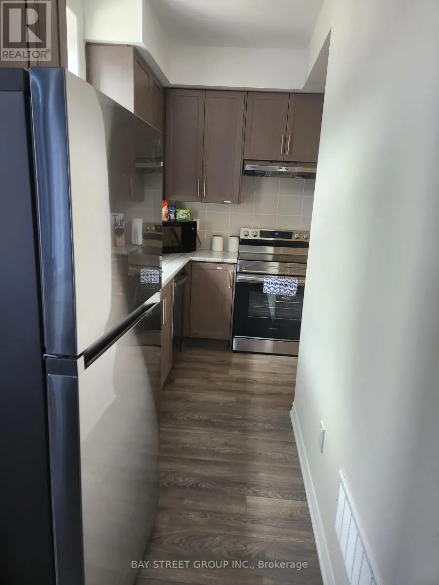 35 - 10 HALLIFORD PLACE