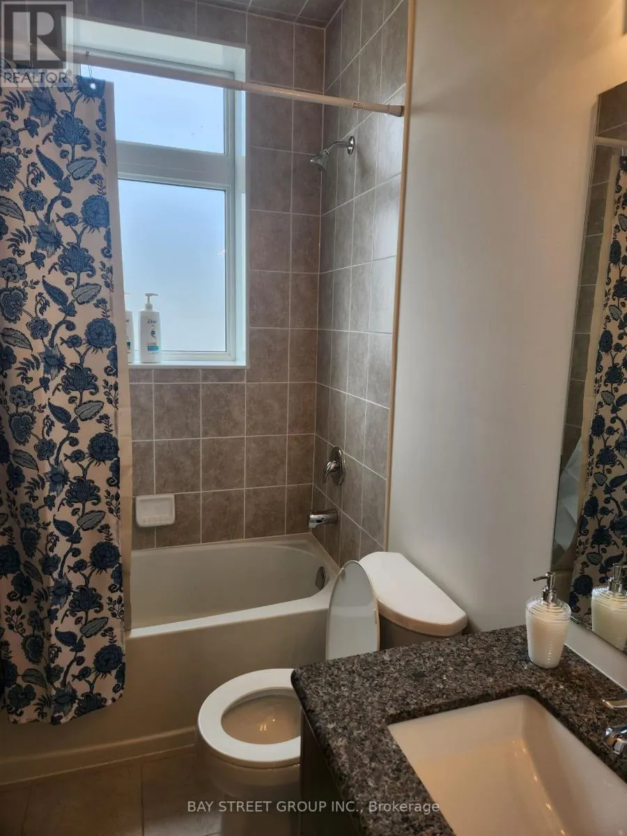 35 - 10 HALLIFORD PLACE