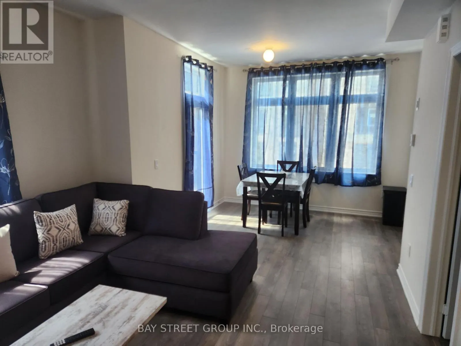 35 - 10 HALLIFORD PLACE