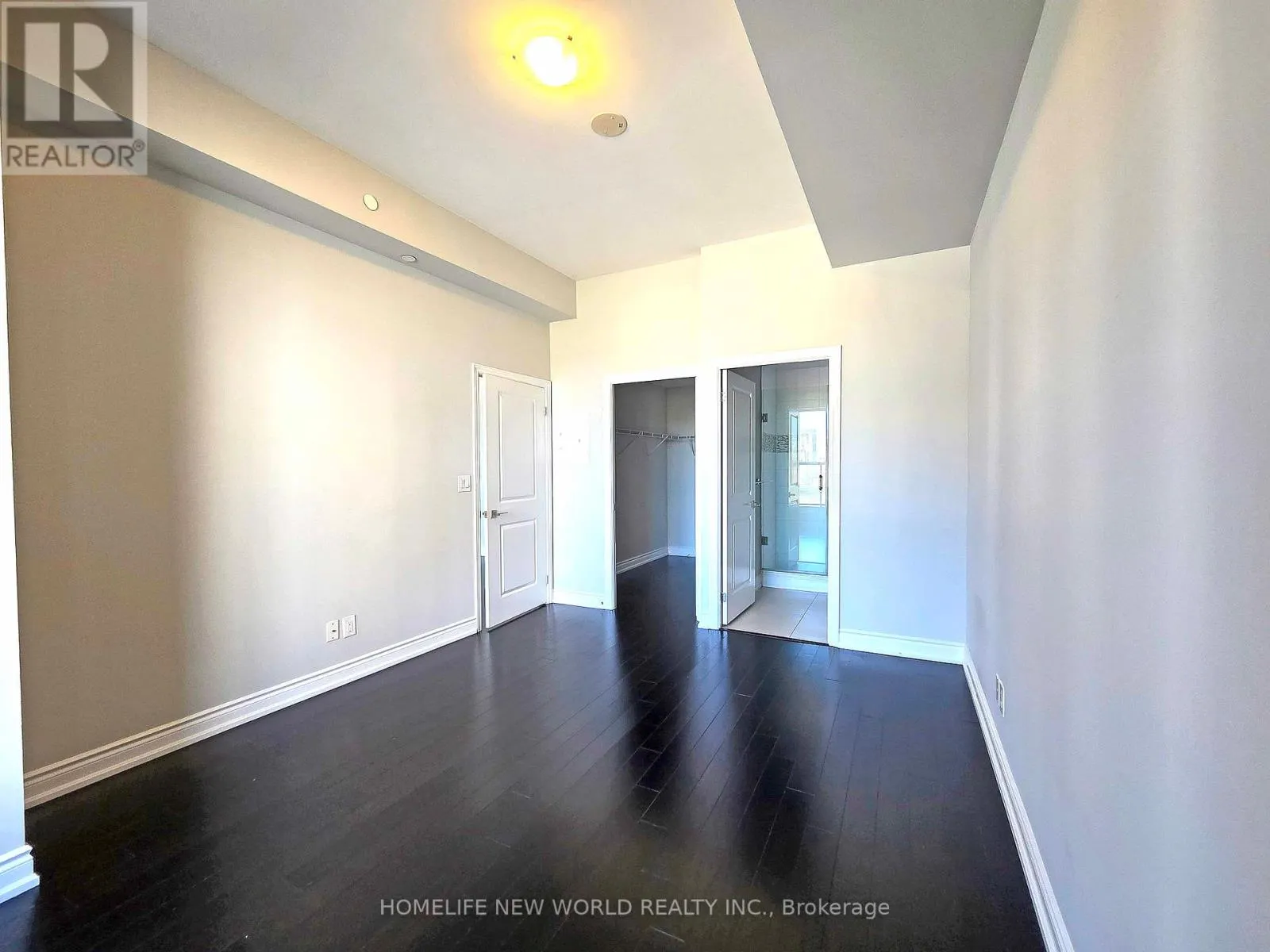 515 - 510 CURRAN PLACE