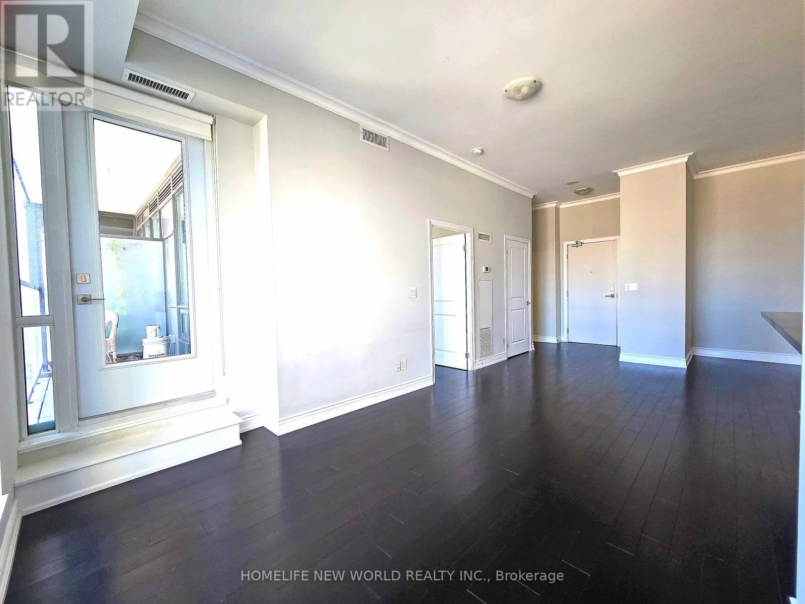 515 - 510 CURRAN PLACE