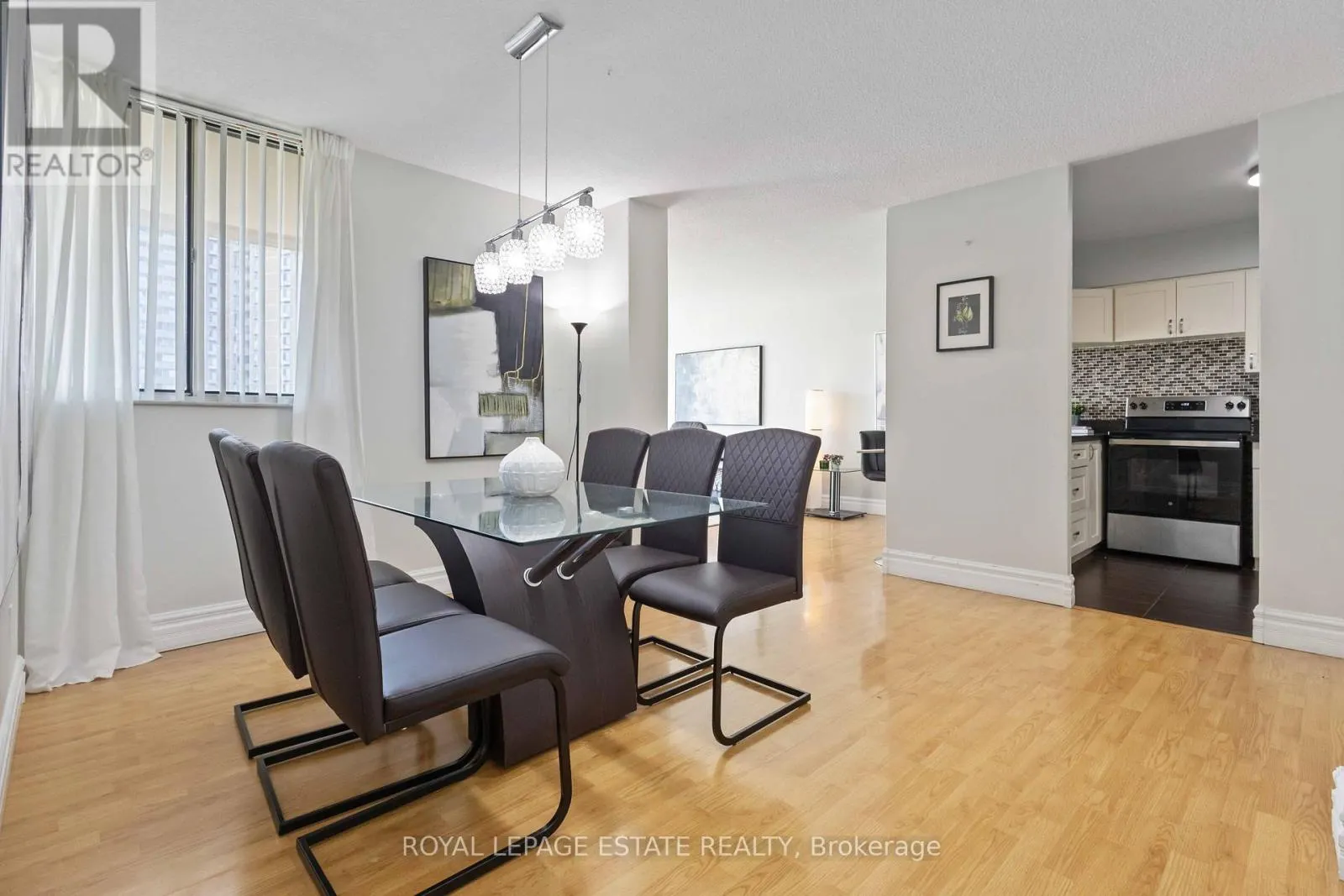 711 - 10 MARTHA EATON WAY