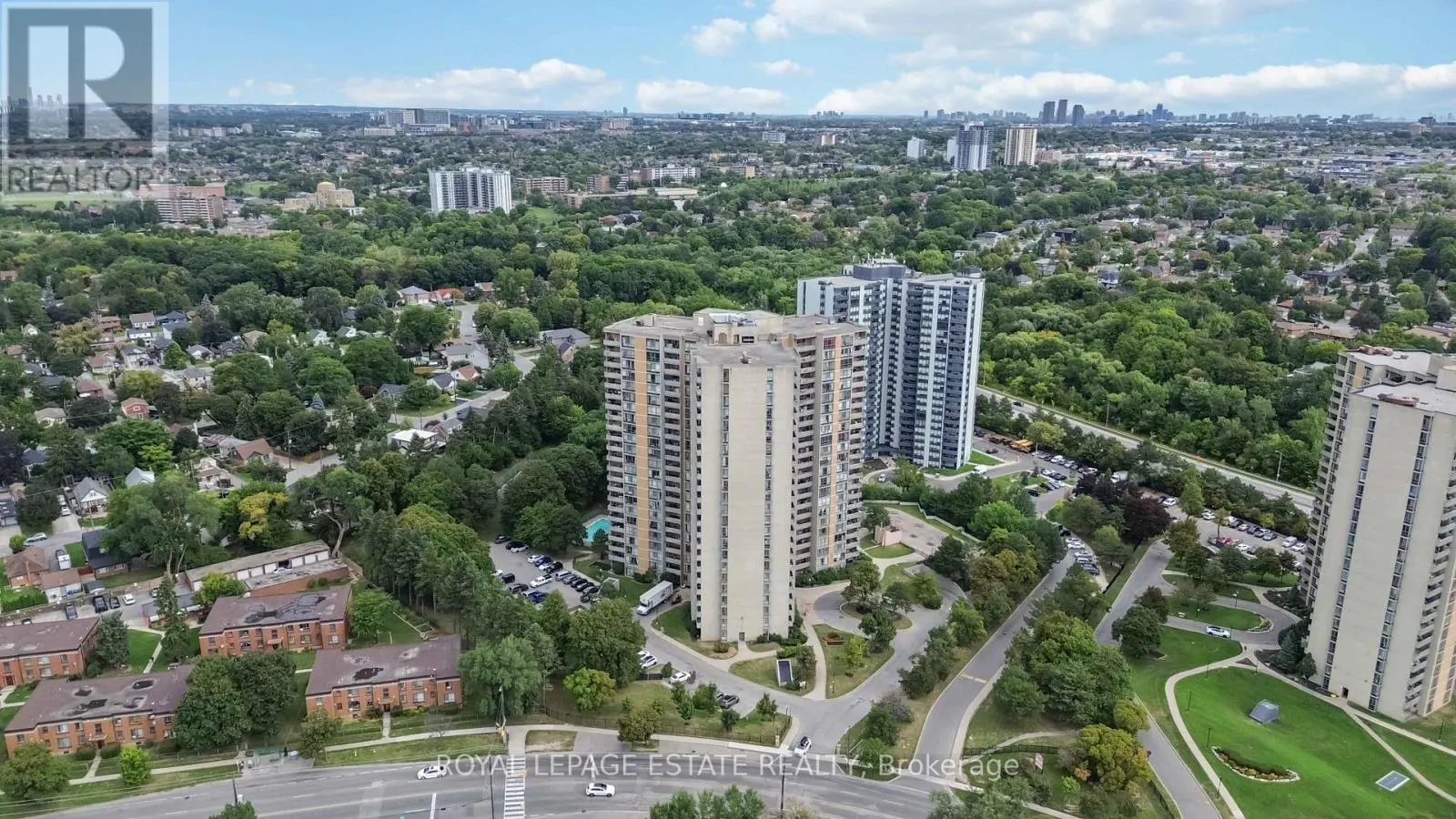 711 - 10 MARTHA EATON WAY