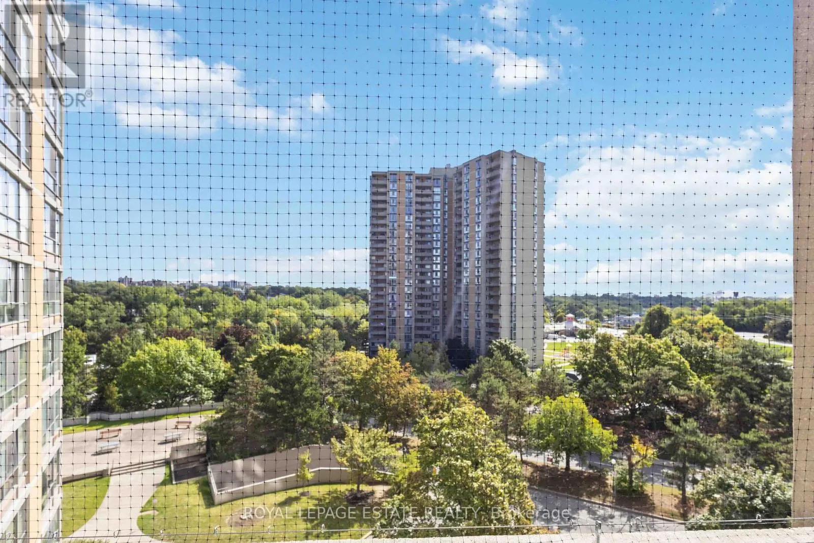 711 - 10 MARTHA EATON WAY