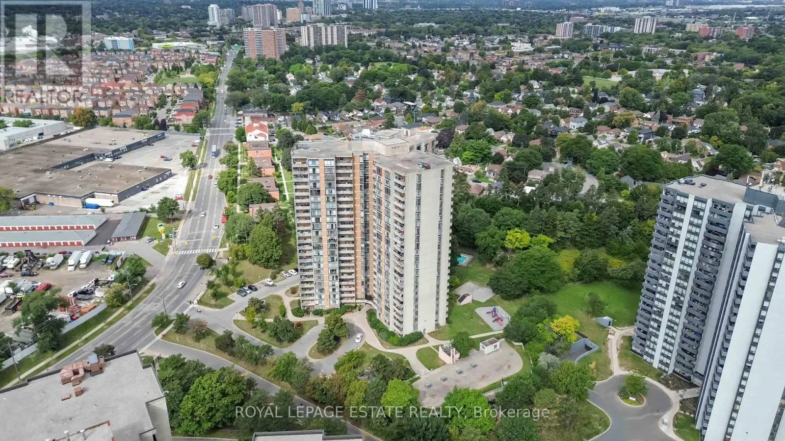 711 - 10 MARTHA EATON WAY