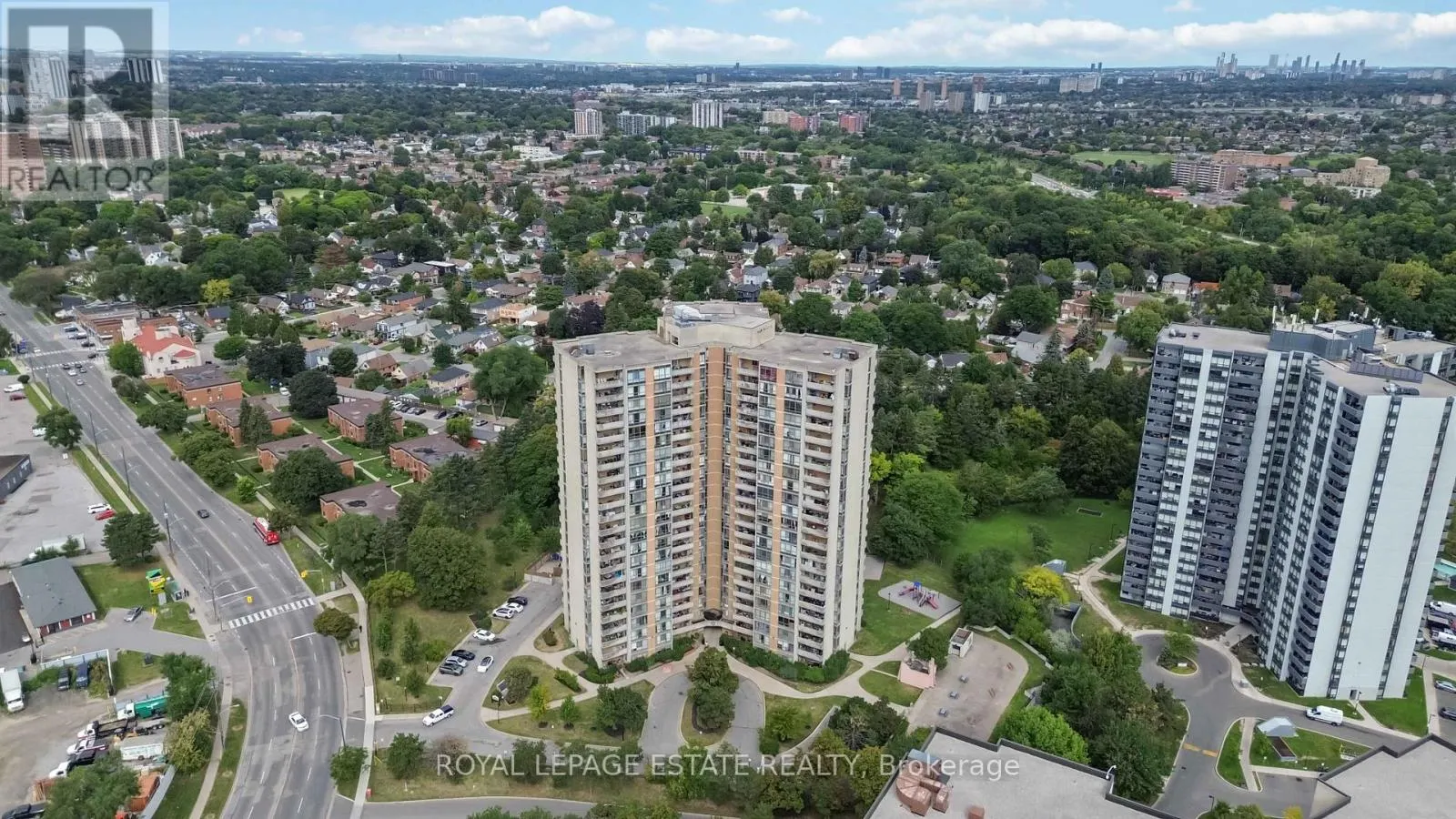 711 - 10 MARTHA EATON WAY