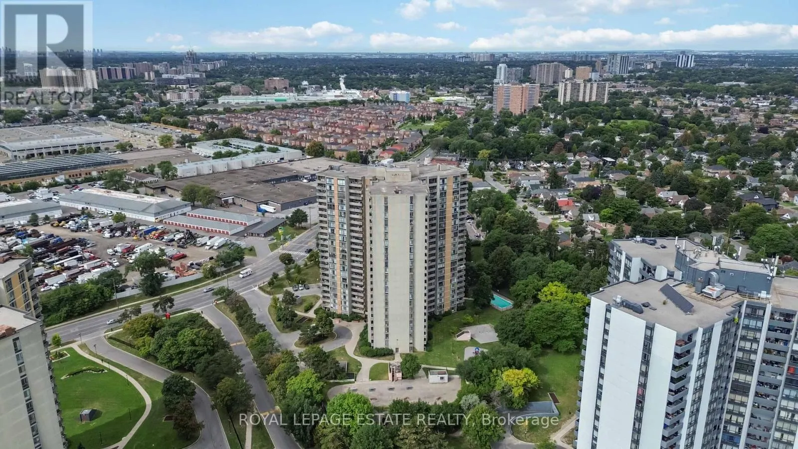 711 - 10 MARTHA EATON WAY