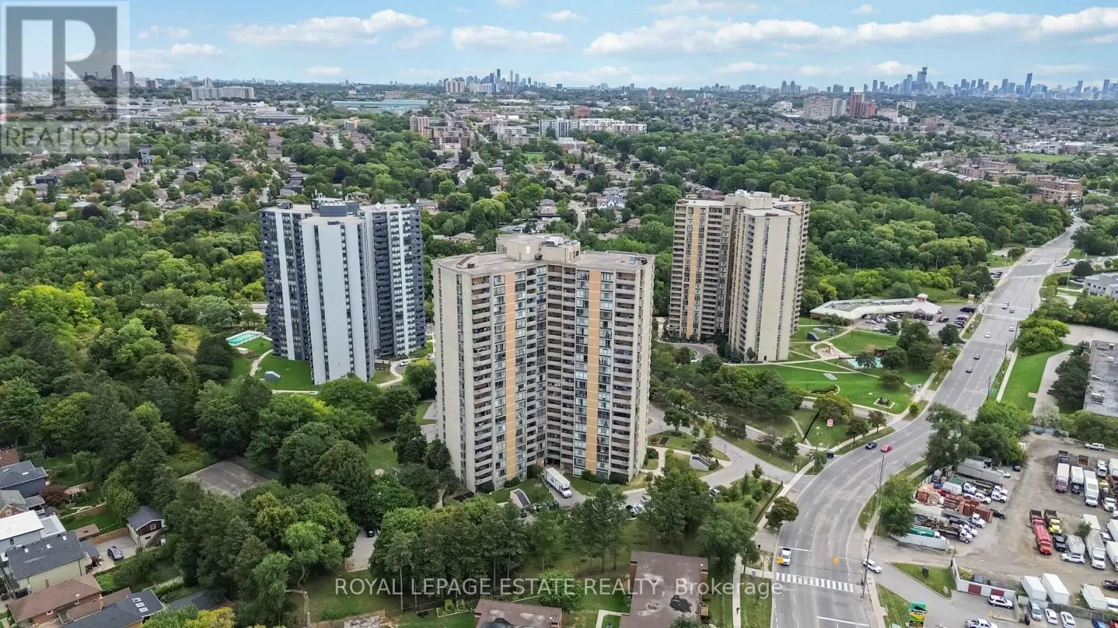 711 - 10 MARTHA EATON WAY