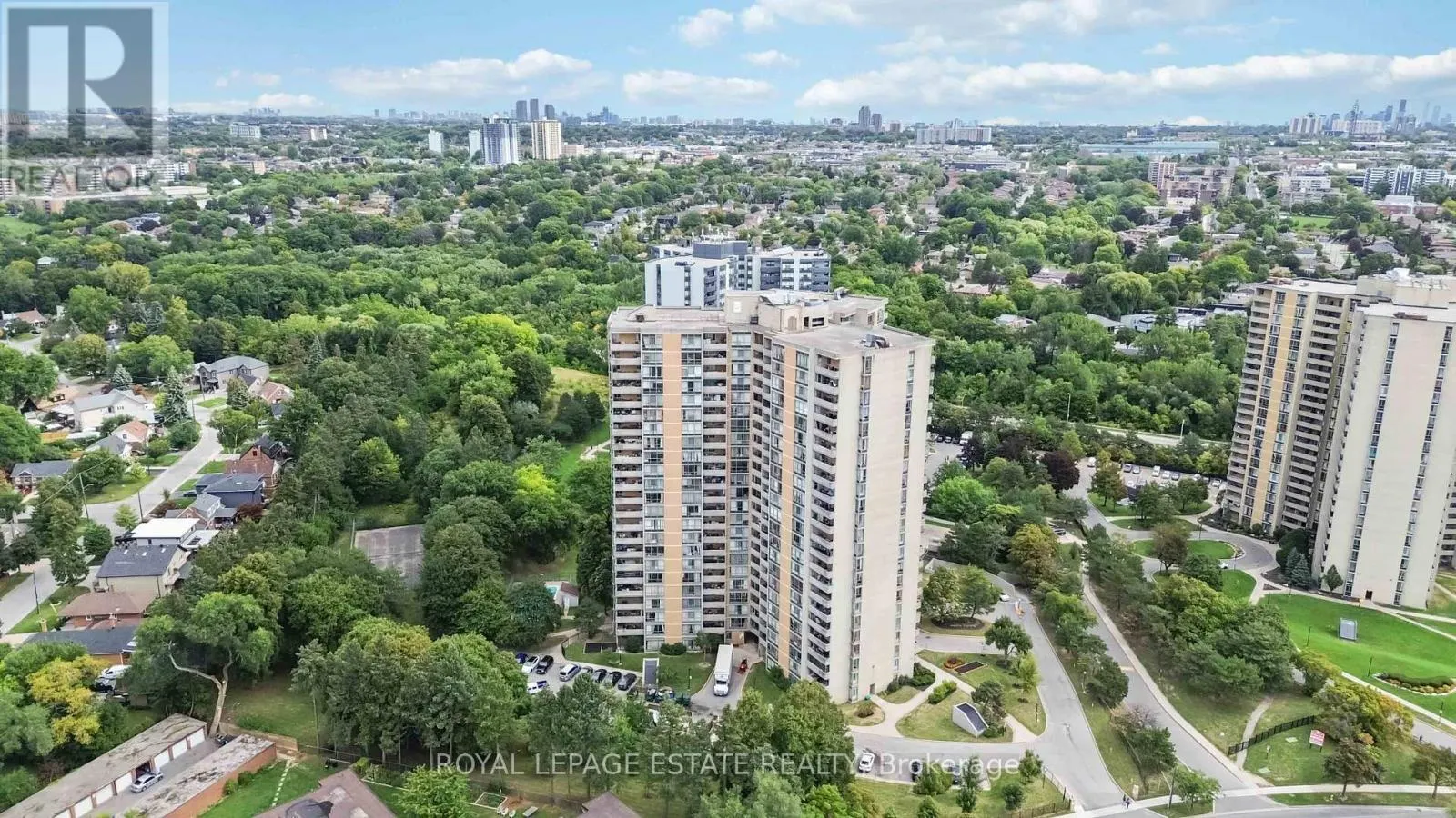 711 - 10 MARTHA EATON WAY