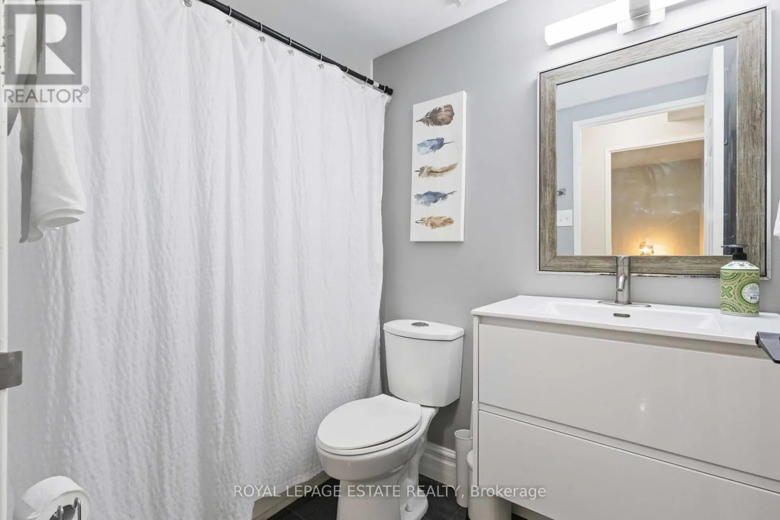 711 - 10 MARTHA EATON WAY