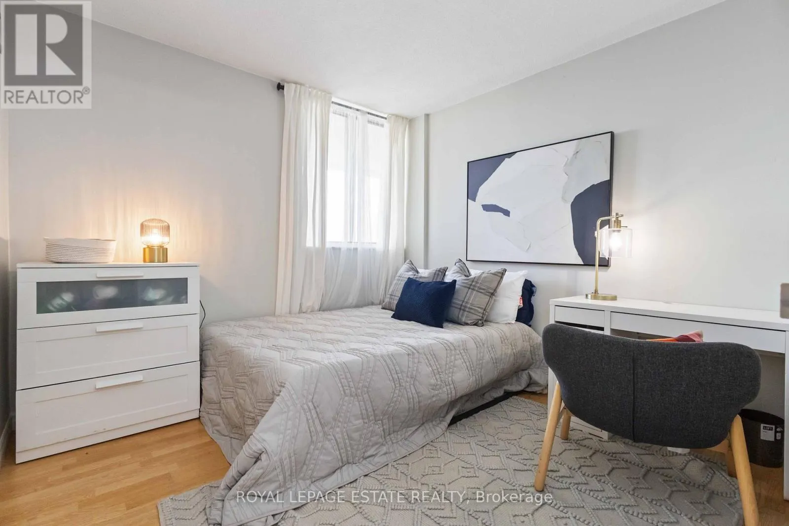 711 - 10 MARTHA EATON WAY