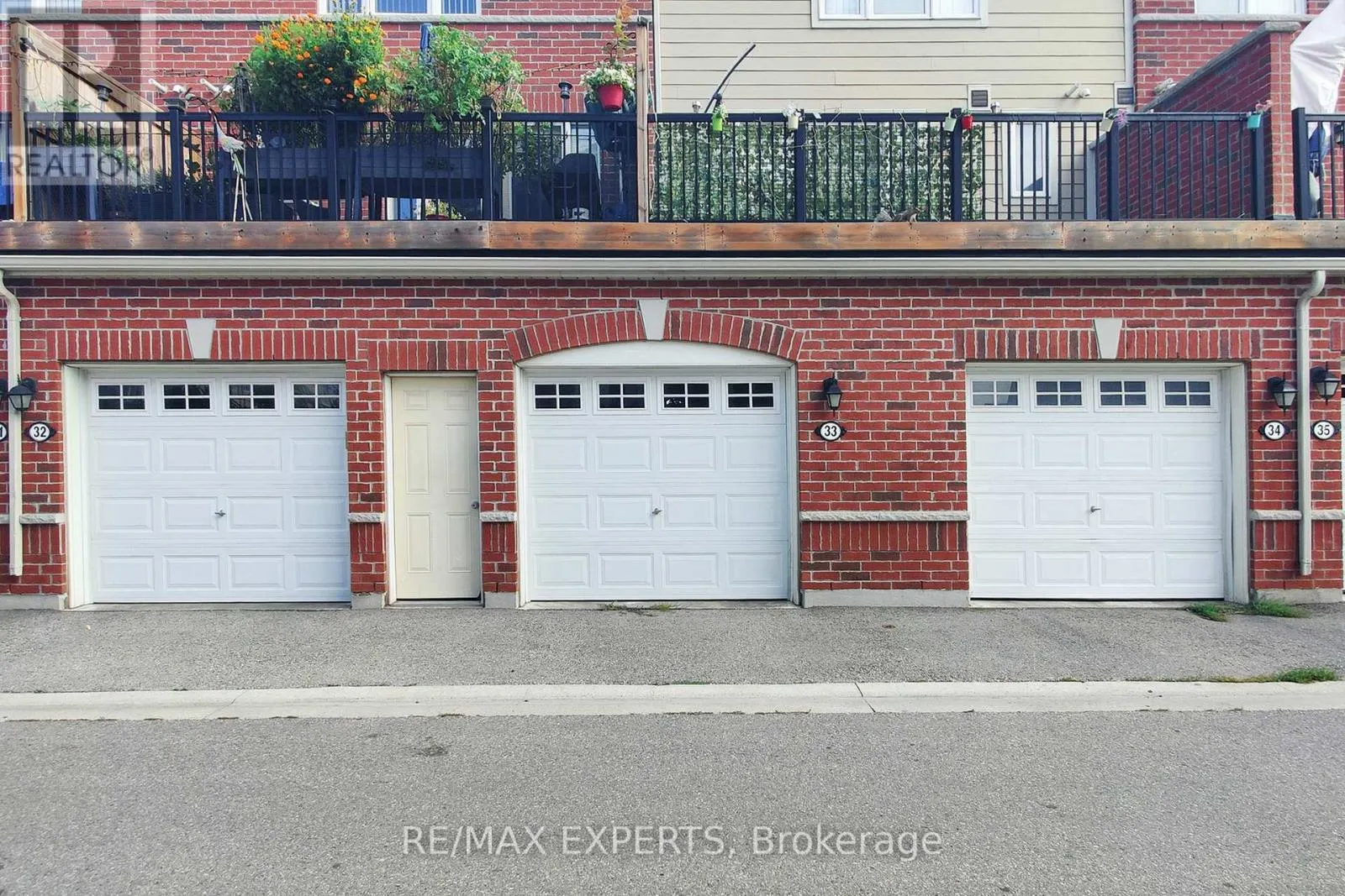 33 - 250 SUNNY MEADOW BOULEVARD