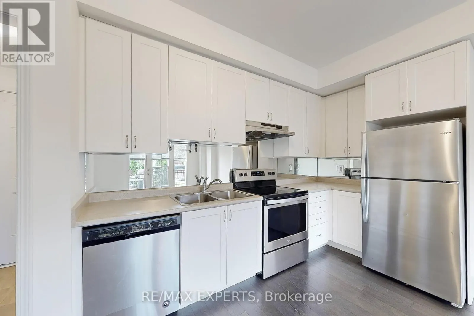 33 - 250 SUNNY MEADOW BOULEVARD