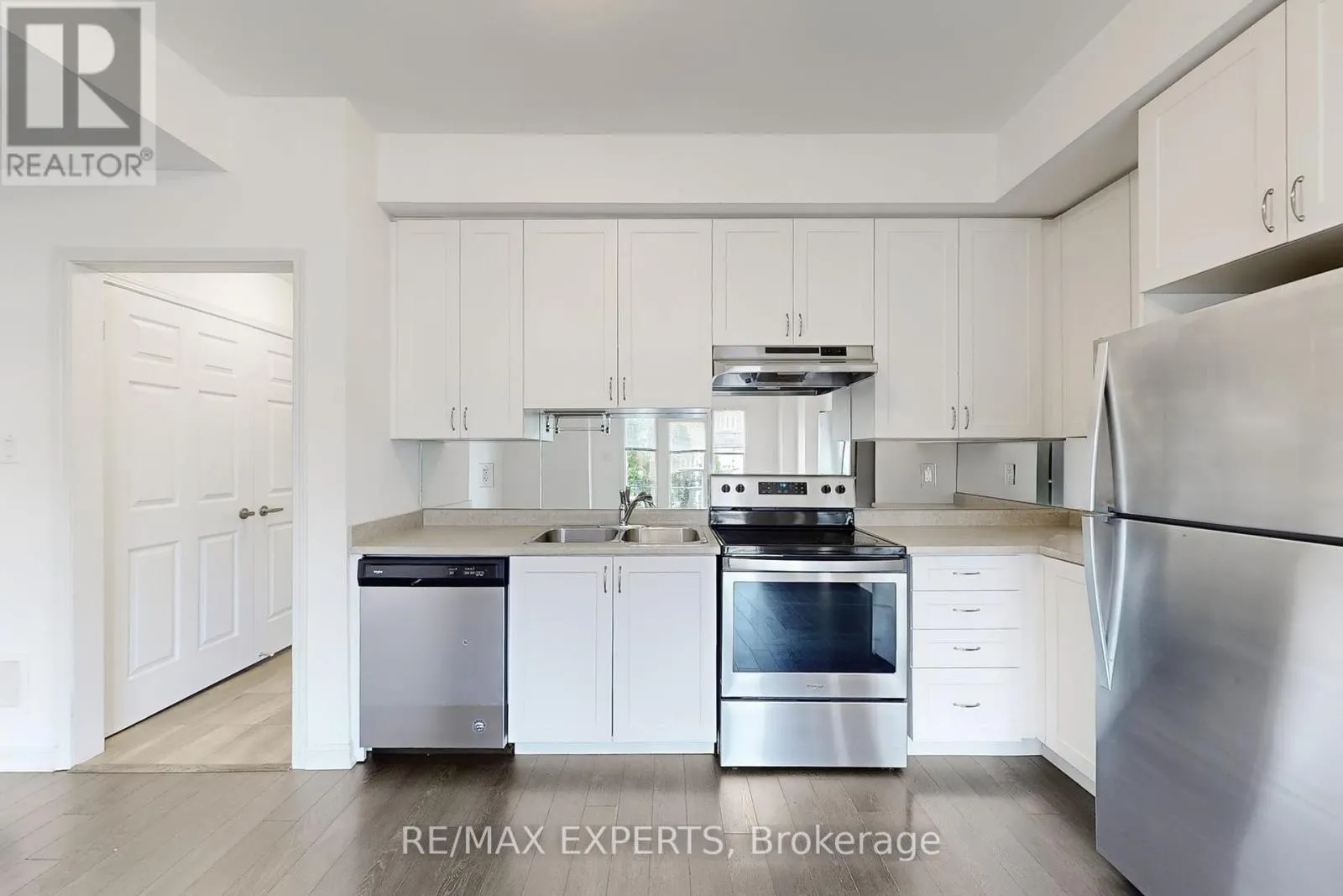 33 - 250 SUNNY MEADOW BOULEVARD
