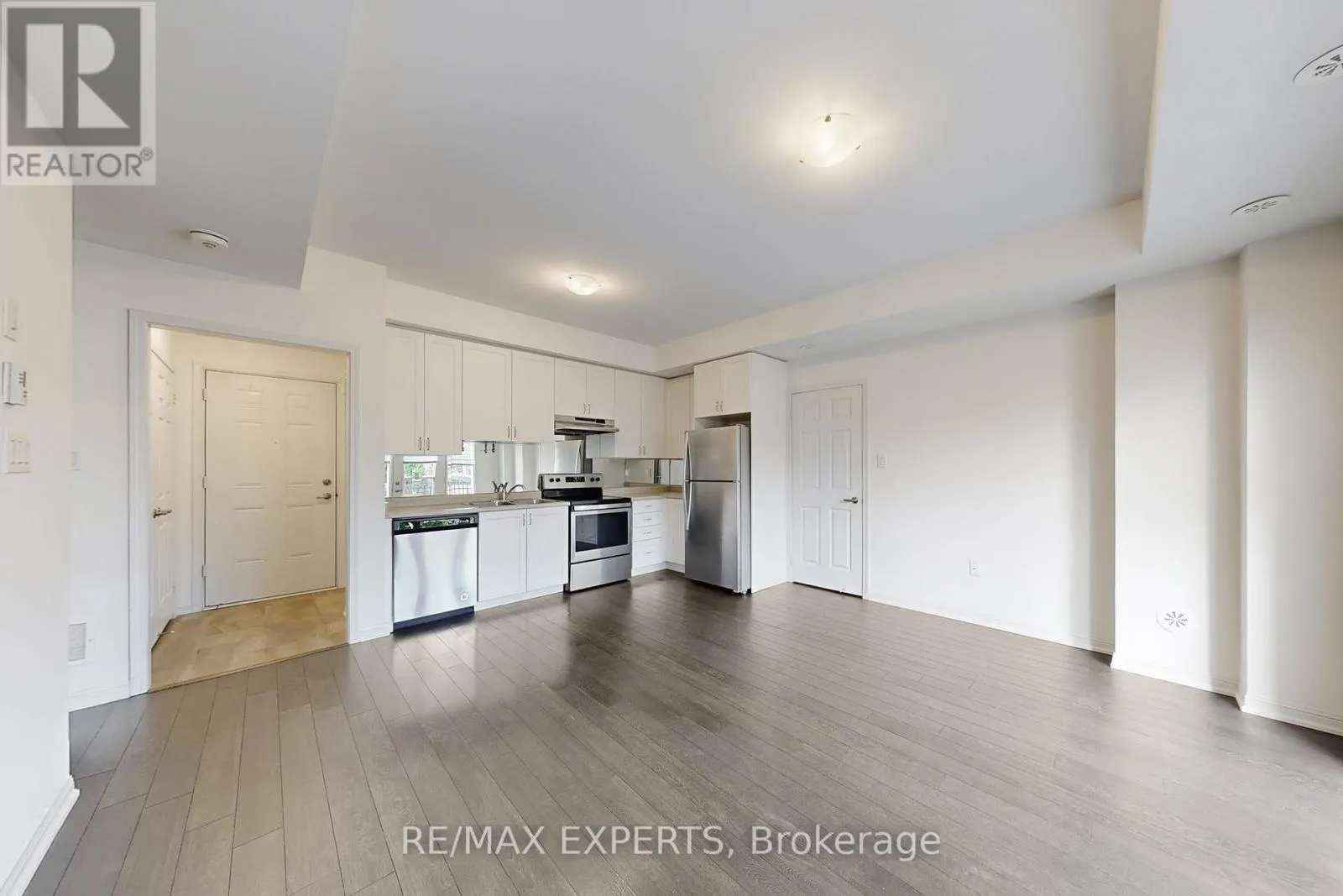 33 - 250 SUNNY MEADOW BOULEVARD