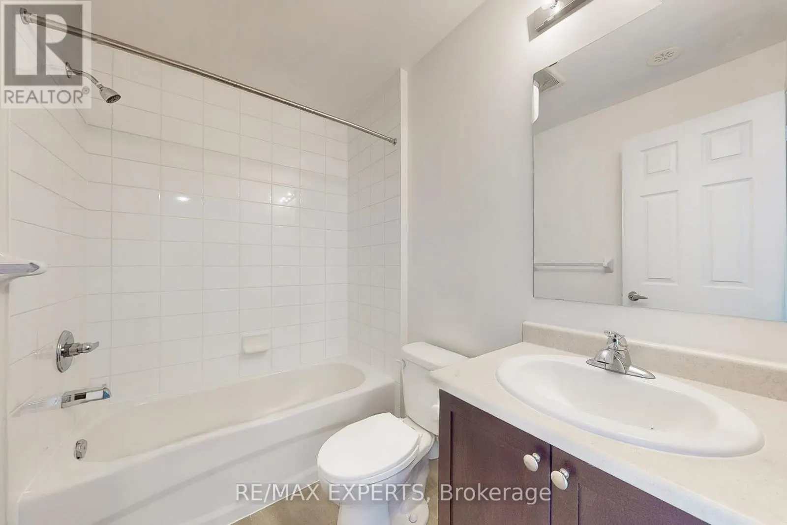33 - 250 SUNNY MEADOW BOULEVARD