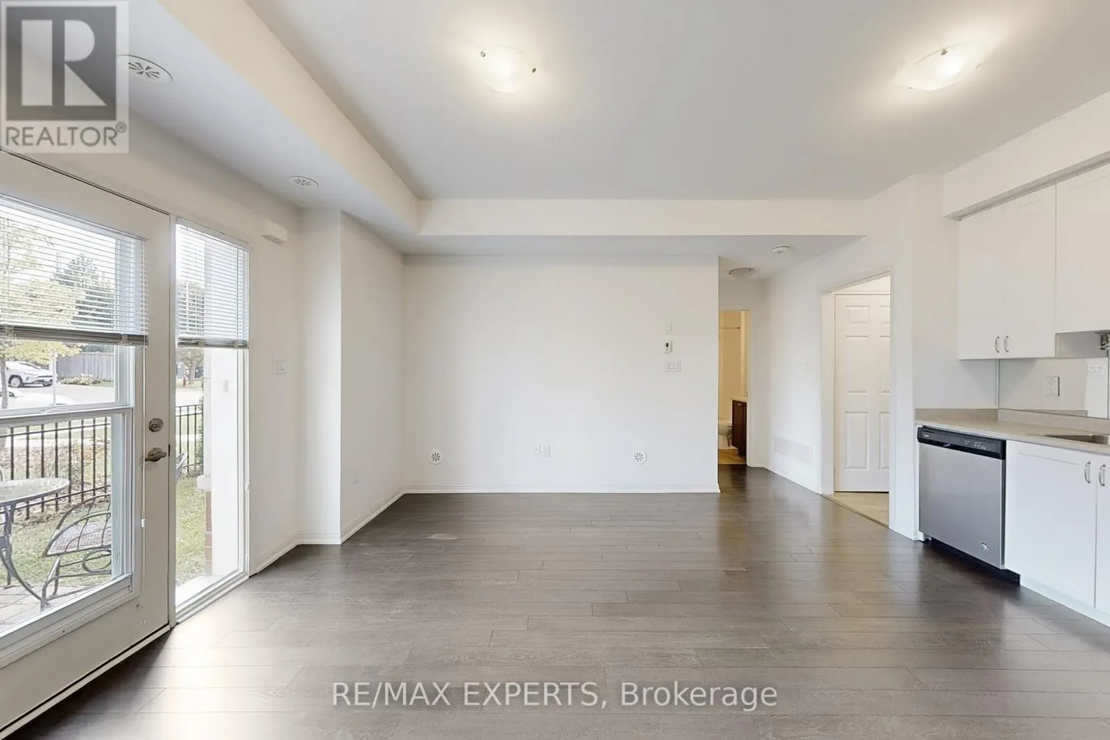33 - 250 SUNNY MEADOW BOULEVARD