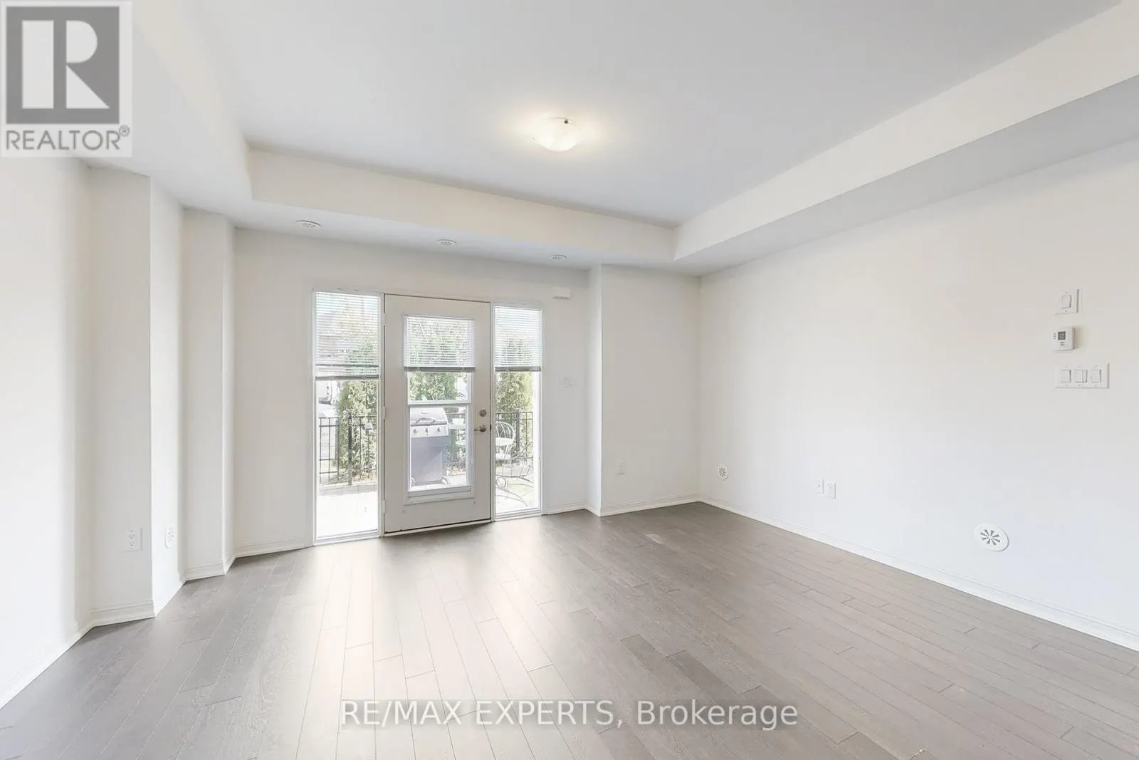 33 - 250 SUNNY MEADOW BOULEVARD