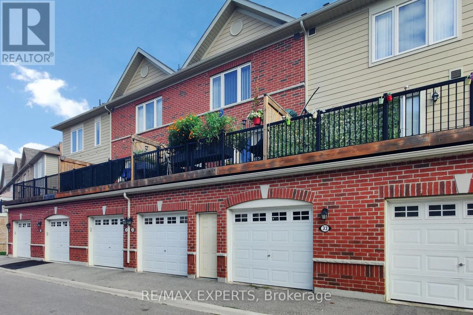 33 - 250 SUNNY MEADOW BOULEVARD