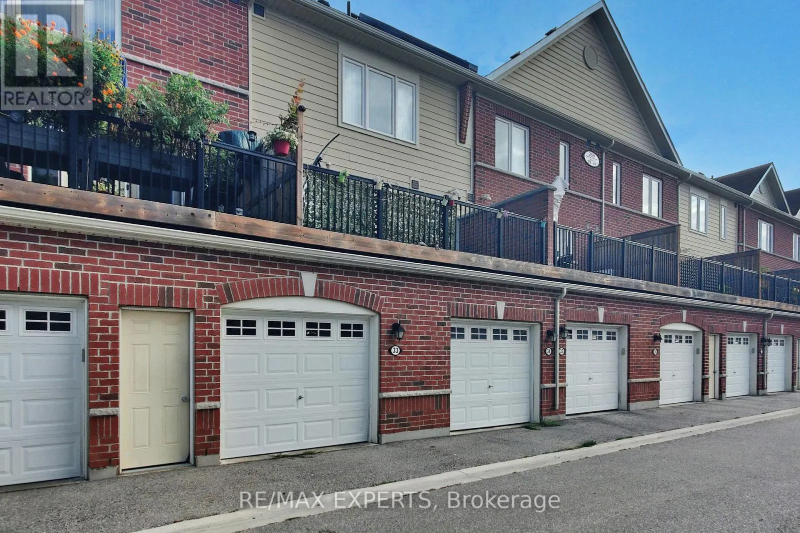 33 - 250 SUNNY MEADOW BOULEVARD