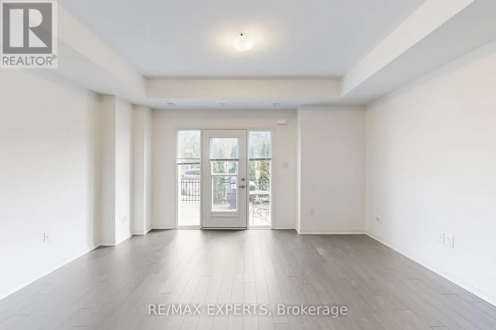 33 - 250 SUNNY MEADOW BOULEVARD