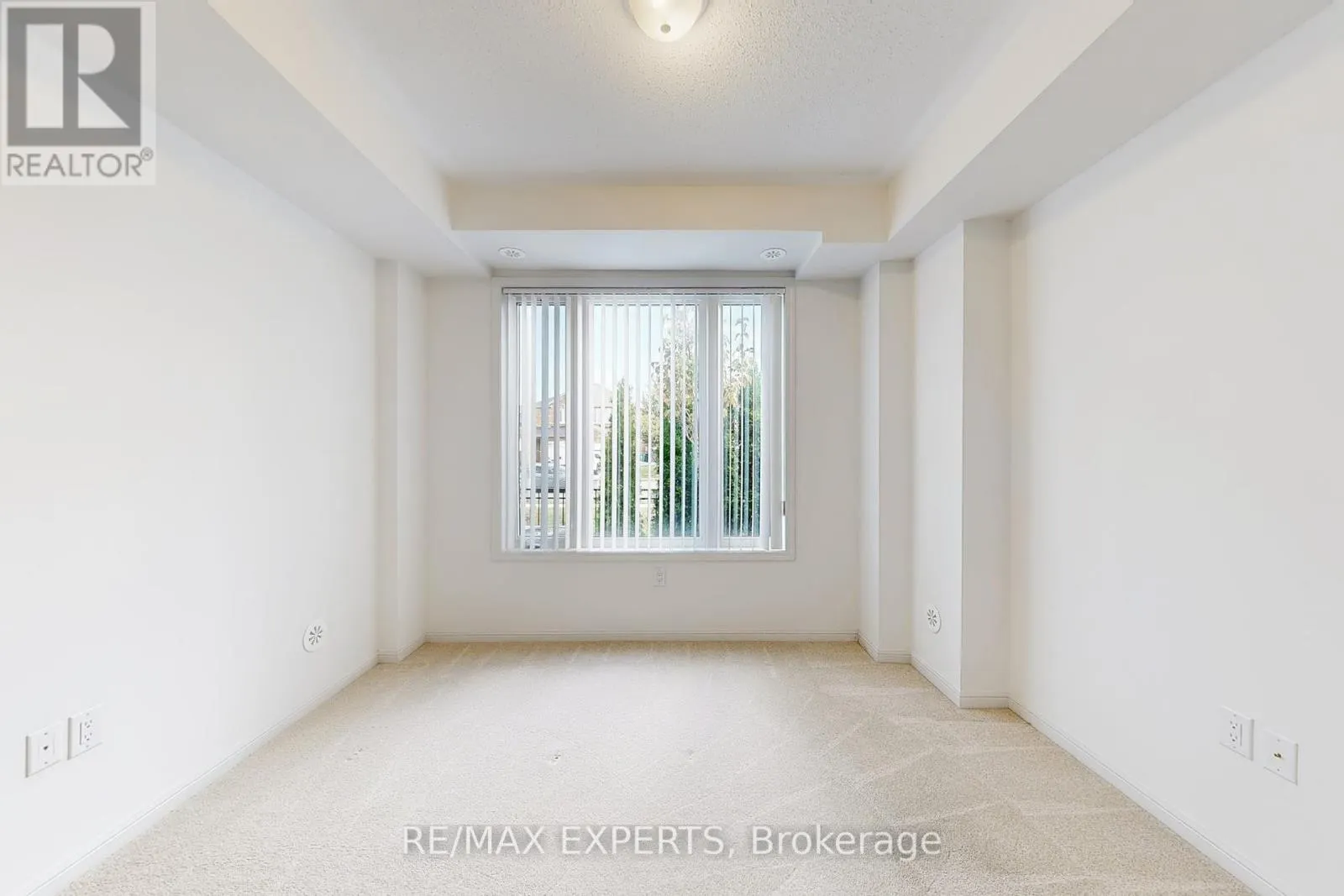 33 - 250 SUNNY MEADOW BOULEVARD